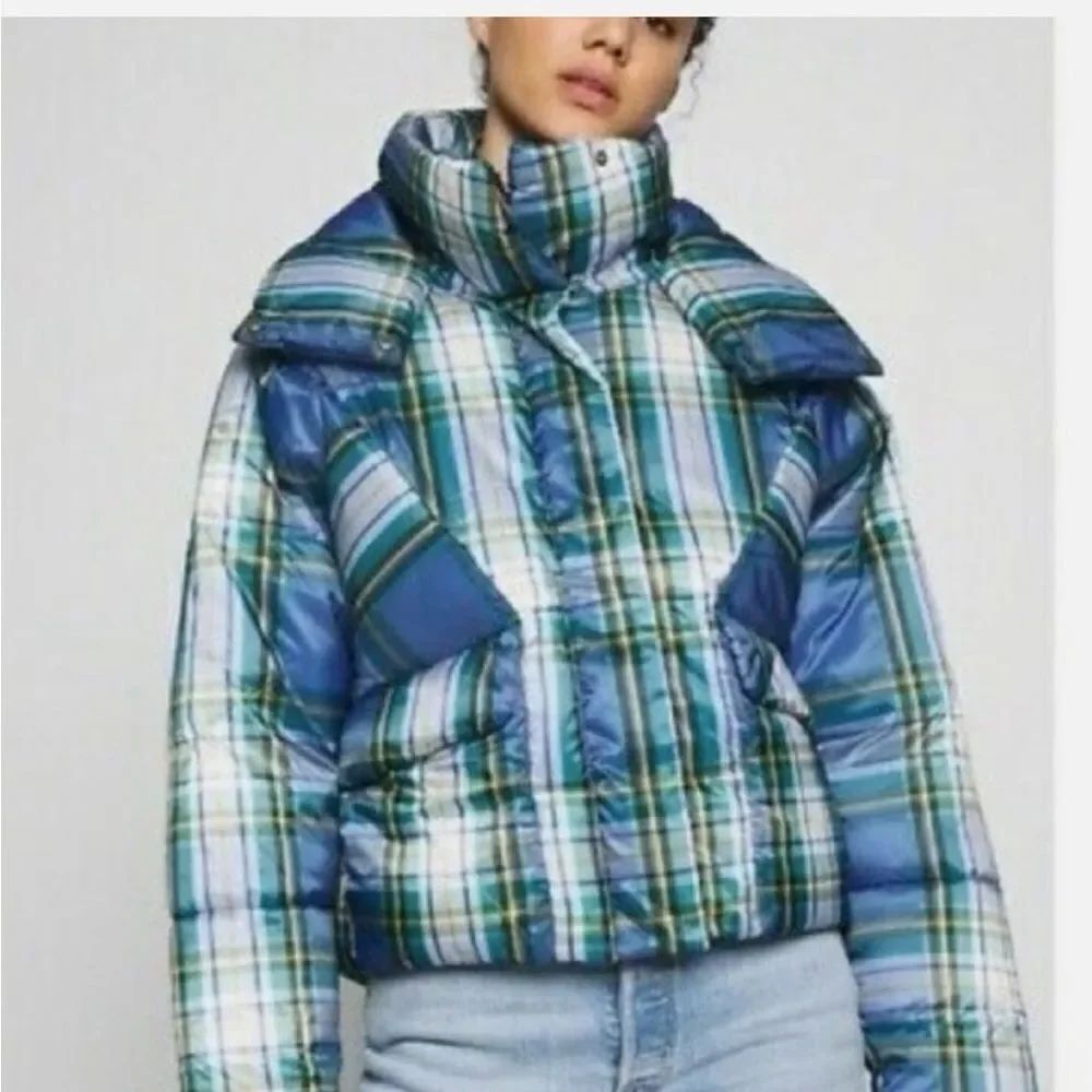 American Eagle Outfitters AE 80's Puffer coat Jacket in plaid Blue/Green SZ S